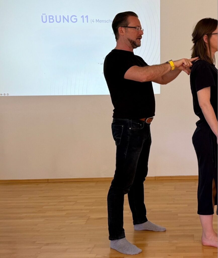 Michael Karl Gasser als Seminarleiter bei einem NAM7-Bewusstsein Seminar